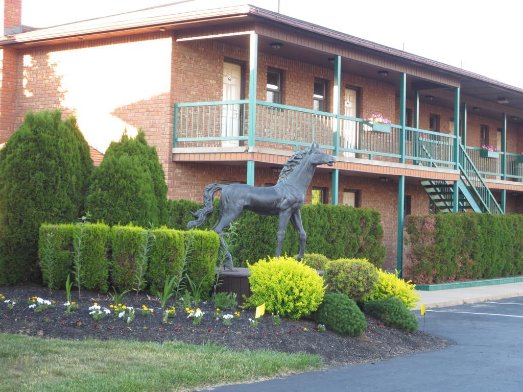 Roosevelt Inn & Suites Saratoga Springs Ballston Spa Exterior photo